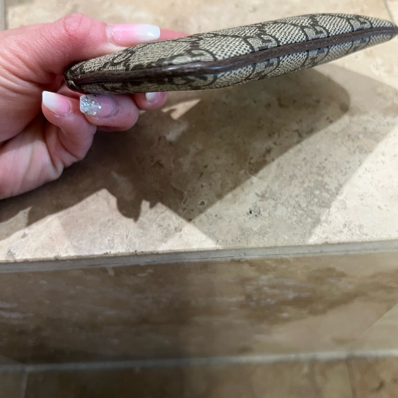 ‼️PRICE DROP‼️ Gucci Card & Key Holder - Picture 9 of 11